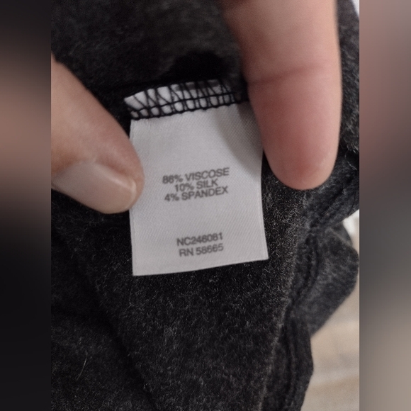 Like New Nordstrom Women's Medium Super Soft Dark Grey Marled Tee Blouse Top EUC - Picture 4 of 9